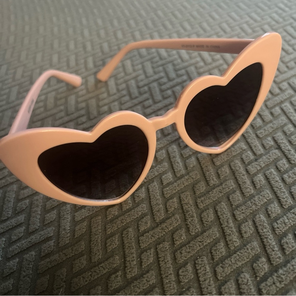 Mulberry Grand Pink Heart Shaped Sunglasses - Excellent Condition